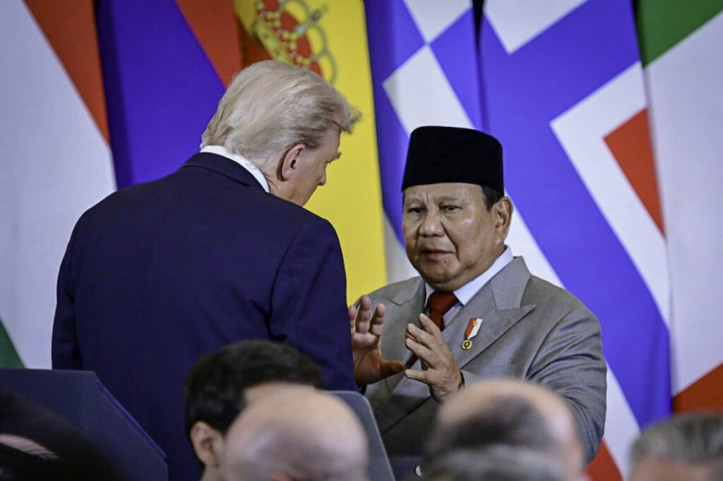 Momen Jabat Tangan dan Pujian Presiden Trump kepada Presiden Prabowo